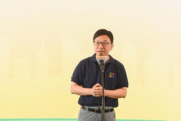 「全民动乐迎国庆 千人齐做伸展操」今日（九月二十一日）上午举行。图示劳工及褔利局局长孙玉菡在活动上致辞。