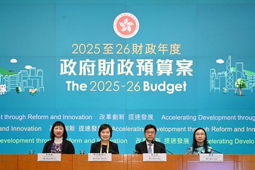 The Secretary for Education, Dr Choi Yuk-lin (second left), and the Secretary for Labour and Welfare, Mr Chris Sun (second right), held a press conference today (February 27) to elaborate on initiatives of the Education Bureau as well as the Labour and Welfare Bureau in the 2025-26 Budget. Also attending are the Permanent Secretary for Education, Ms Michelle Li (first left), and the Permanent Secretary for Labour and Welfare, Ms Alice Lau (first right).