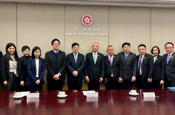 The Secretary for Labour and Welfare, Mr Chris Sun (fifth left), met with a delegation led by the Minister of Labour of Thailand, Mr Phiphat Ratchakitprakarn, (sixth left), at the Central Government Offices today (February 27) to exchange views on promoting labour service co-operation with Hong Kong .