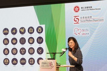 The sharing session for the social welfare sector on the 5th anniversary of the promulgation and implementation of the Hong Kong National Security Law, jointly organised by the Labour and Welfare Bureau, the Social Welfare Department and the Connecting Hearts, concluded today (June 17). Photo shows Hong Kong Special Administrative Region member of the 14th National Committee of the Chinese People’s Political Consultative Conference Ms Melissa Pang delivering a keynote speech about the Hong Kong National Security Law at the sharing session.