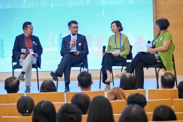 The Secretary for Labour and Welfare, Mr Chris Sun, officiated at Child Protection - Launching Ceremony of the Guide for Mandated Reporters today (July 24) to announce the official launch of the Guide for mandated reporters
